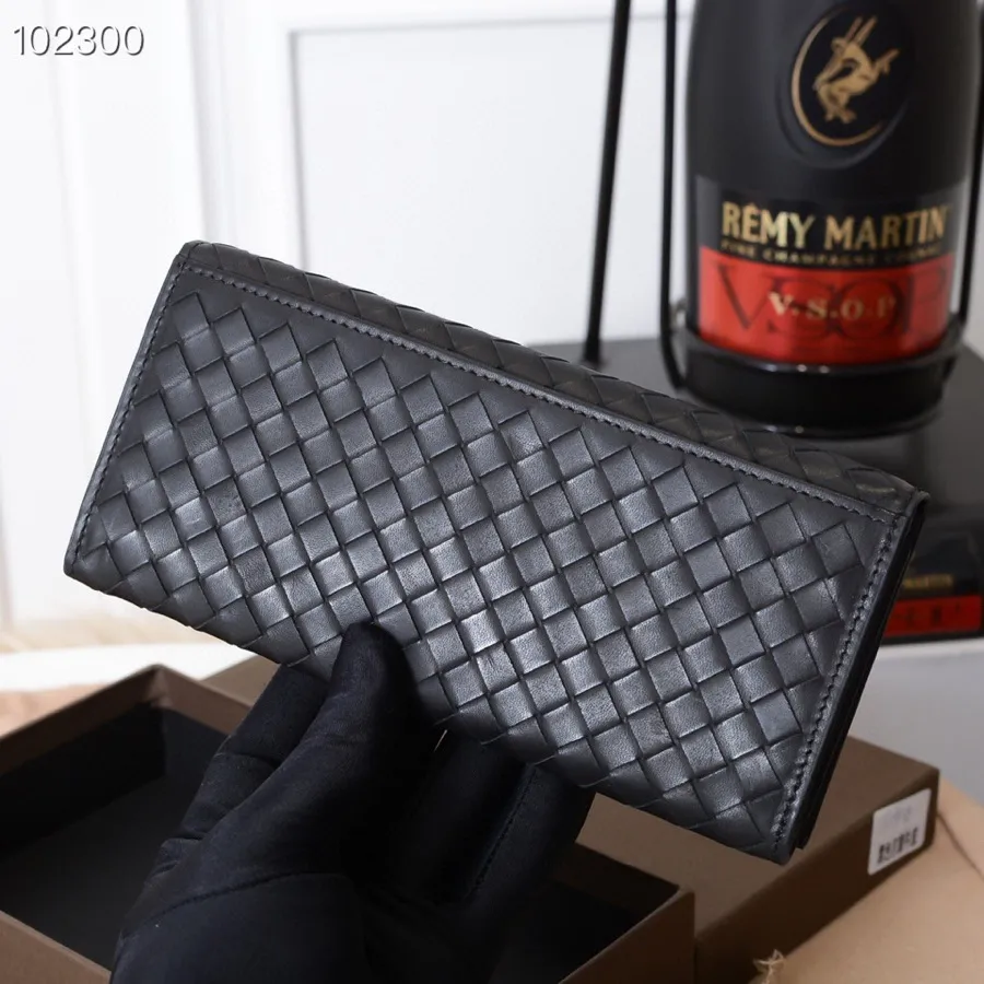 🎉🎉🎉BOTTEA VENETA Style No.: 1811905# Material: Imported fetal cowhide hand-woven Specifications: Picture size BVBVBV